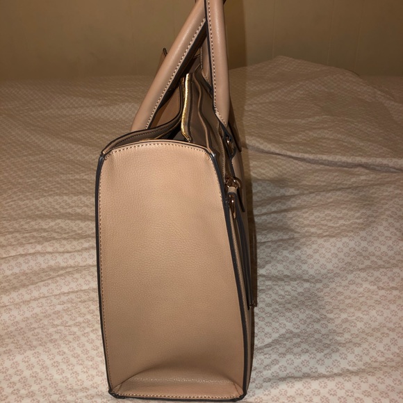 Handbag 👜 - Picture 5 of 8